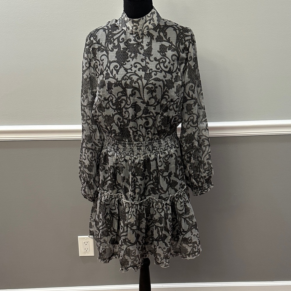 VENUS Black and Gray Floral Long Sleeve Dress